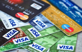 Así clonan tu tarjeta bancaria en cajeros o restaurantes para vaciar tu cuenta